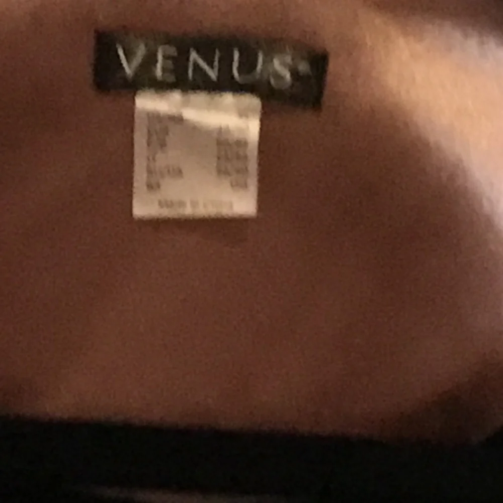 Women’s Venus brand, size xl, rose gold, velvet moto jacket. - Picture 5 of 6